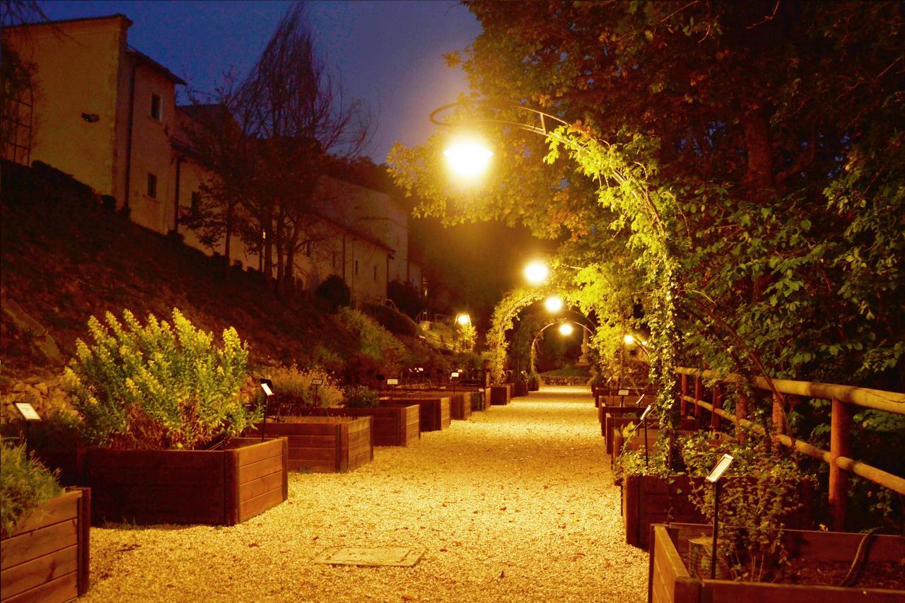 Convento Di San Colombo Hotel Santo Stefano Di Sessanio Luaran gambar