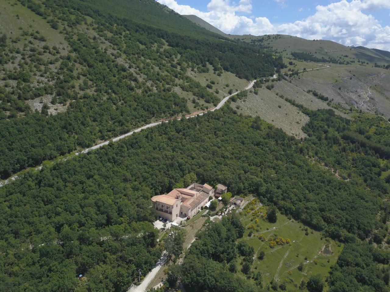 Convento Di San Colombo Hotel Santo Stefano Di Sessanio Luaran gambar